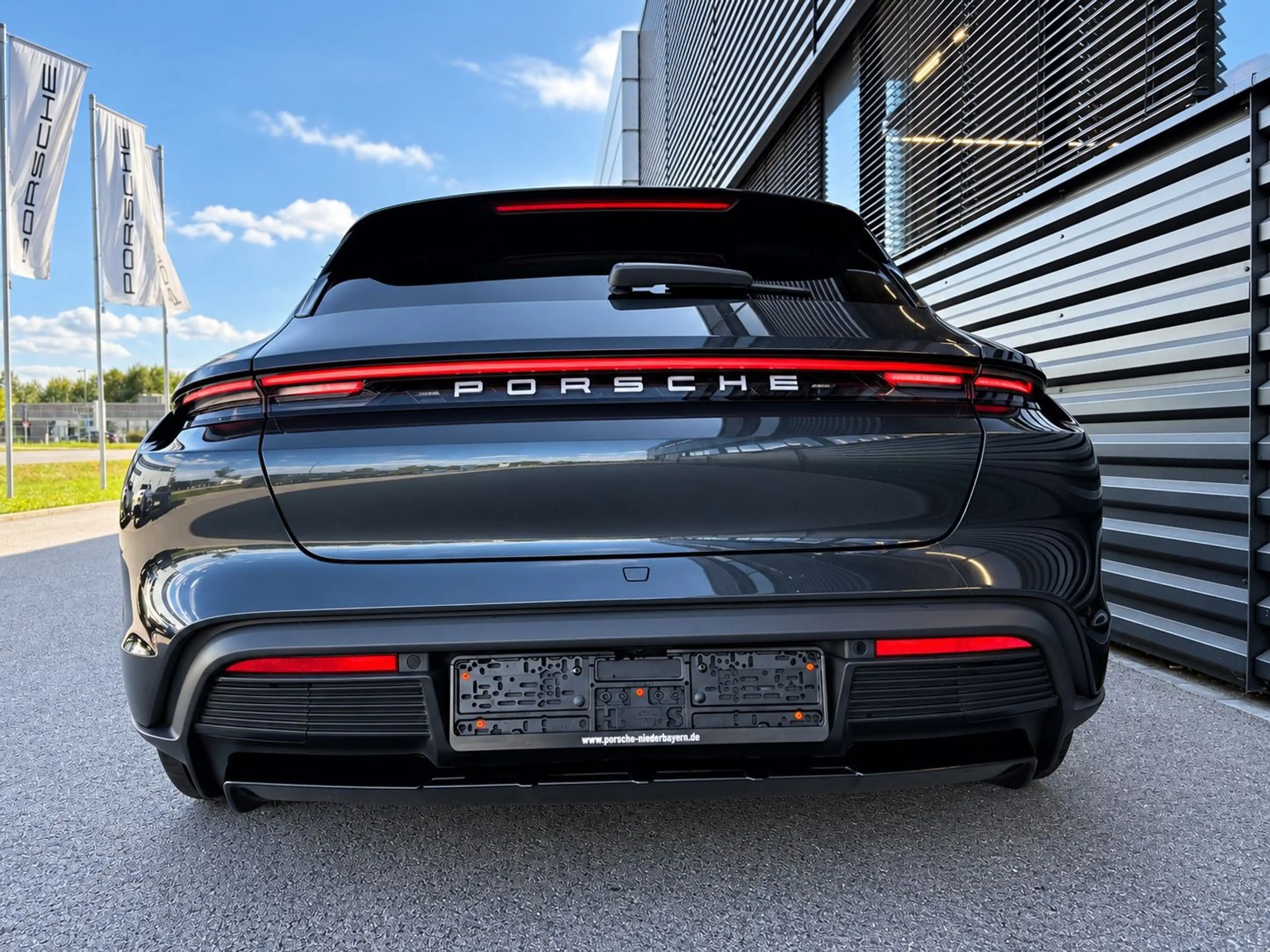Porsche Taycan Cross Turismo 4-PANO-HAL-INNO-BOSE — photo 7