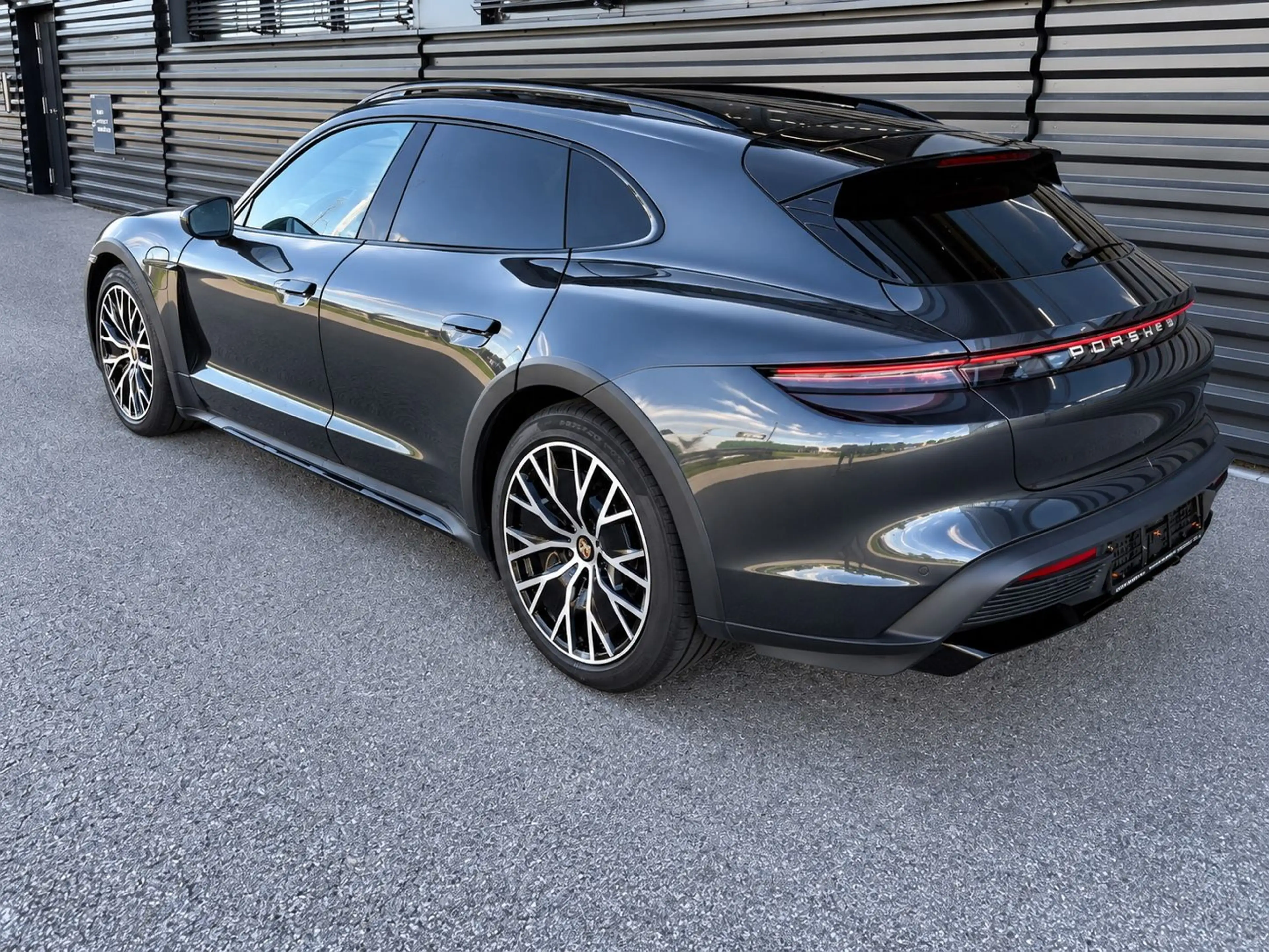 Porsche Taycan Cross Turismo 4-PANO-HAL-INNO-BOSE — photo 6