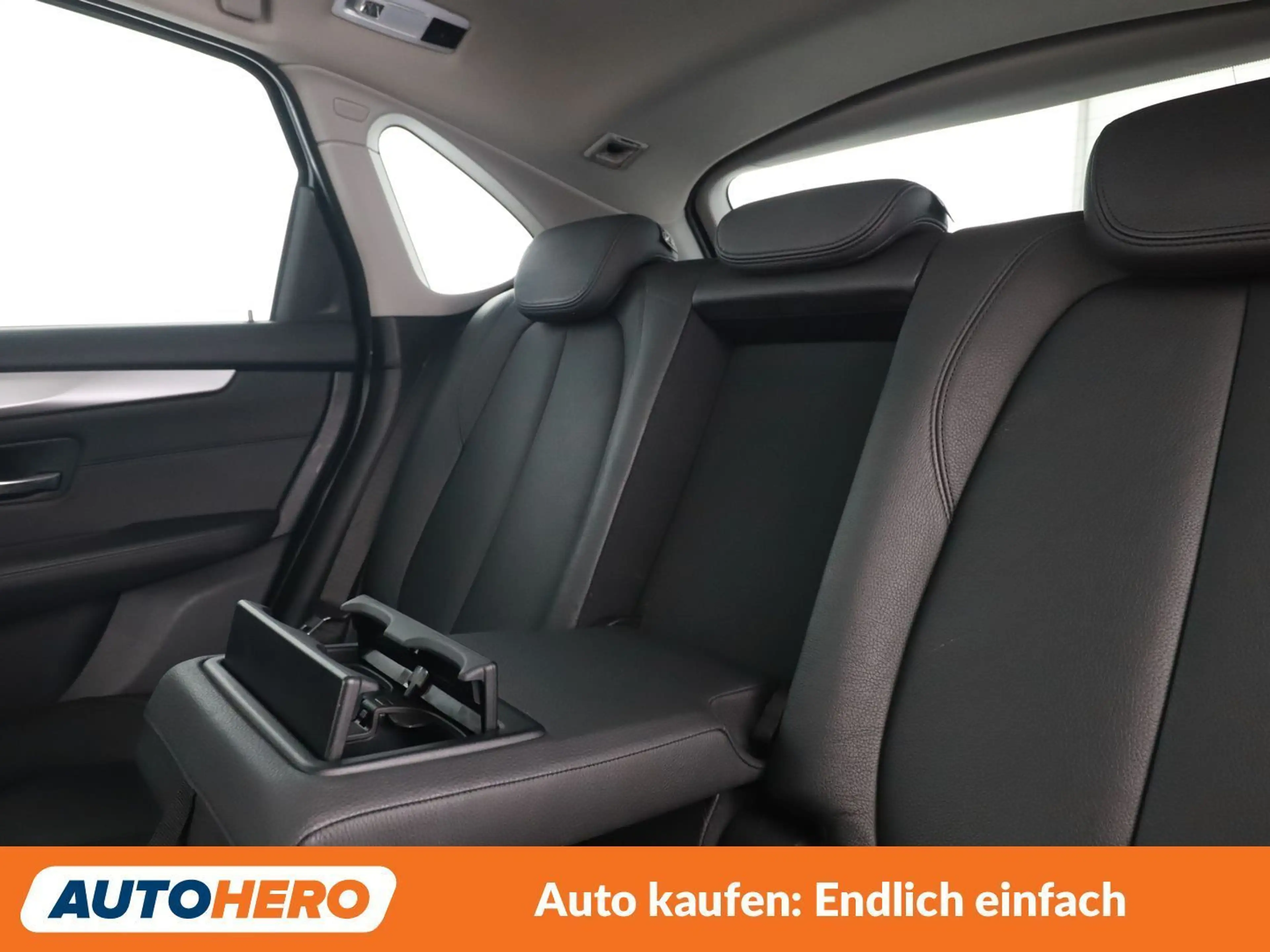 BMW 225 225xe Active Tourer Advantage — photo 30
