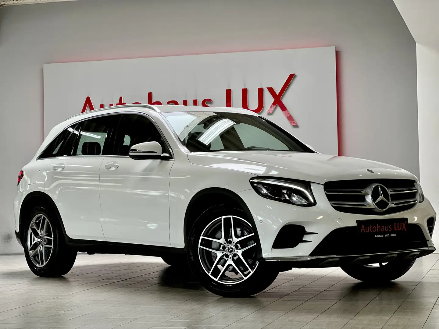 Mercedes-Benz GLC 250 AMG LINE*4M*SPUR*TOTW*R-KAM*LED*AHK*75TKM Weiß - 1
