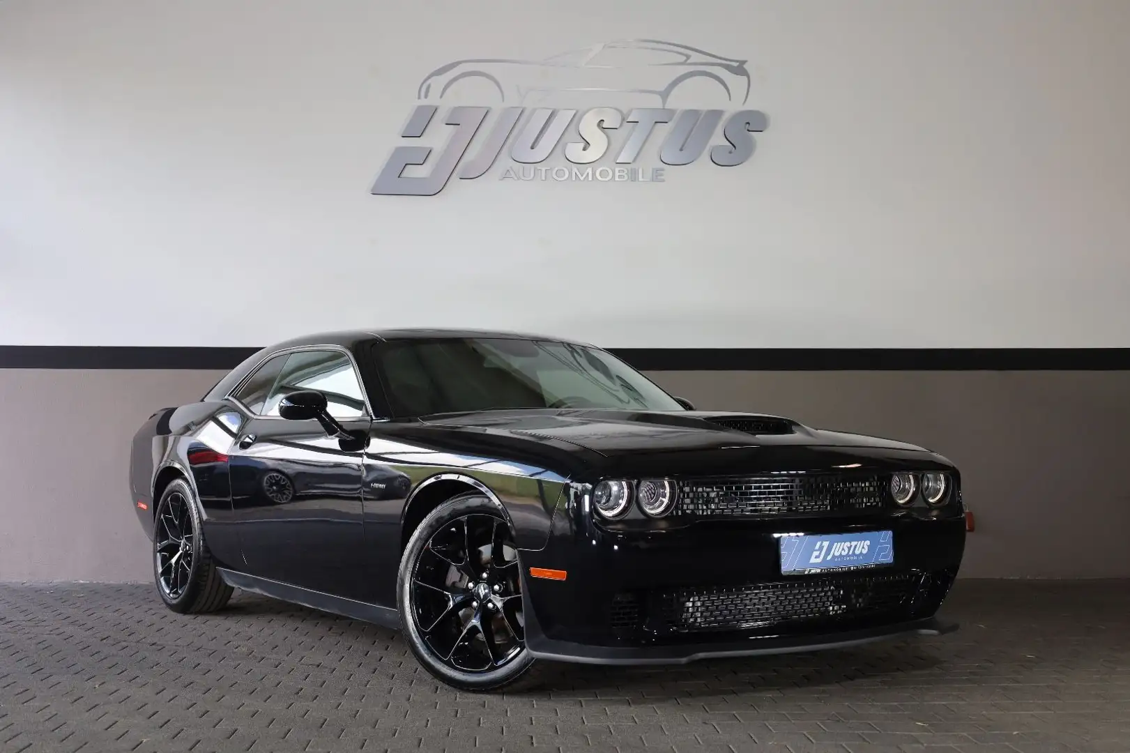 Dodge Challenger 5.7 R/T/SHZ/LHZ/TOTW/KAMERA/BTH/R20 crna - 1