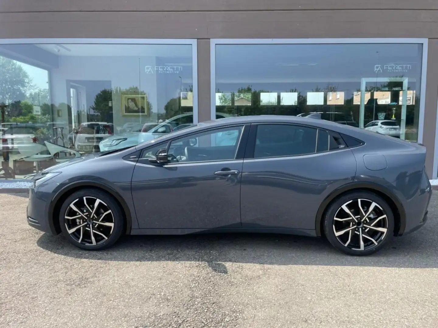 Toyota Prius 2.0 Plug-in Hybrid Lounge Gris - 1