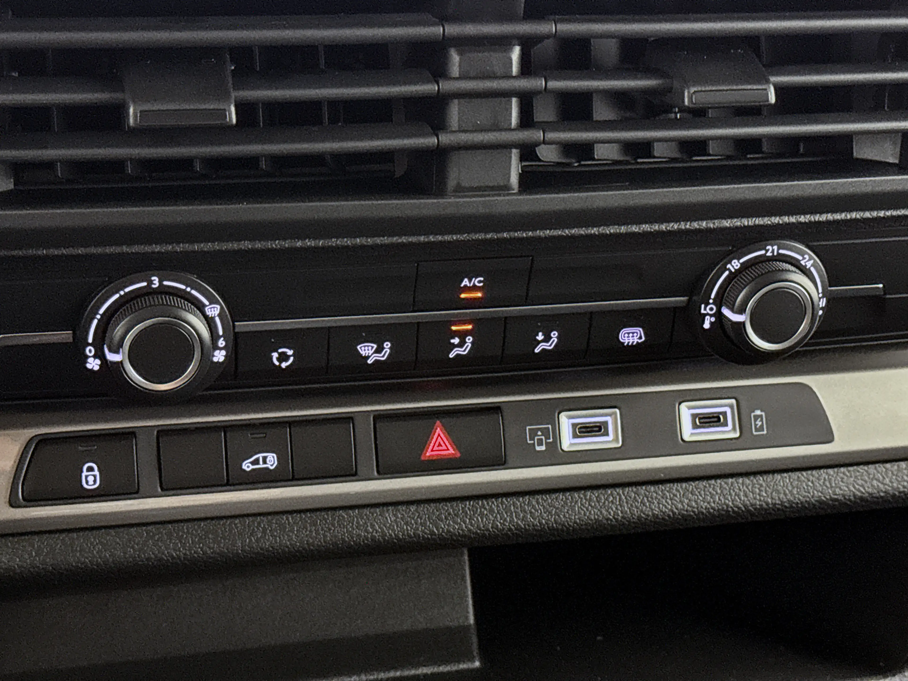 Toyota Proace Electric Worker Comfort Standard Range L2 50 kWh N — photo 8