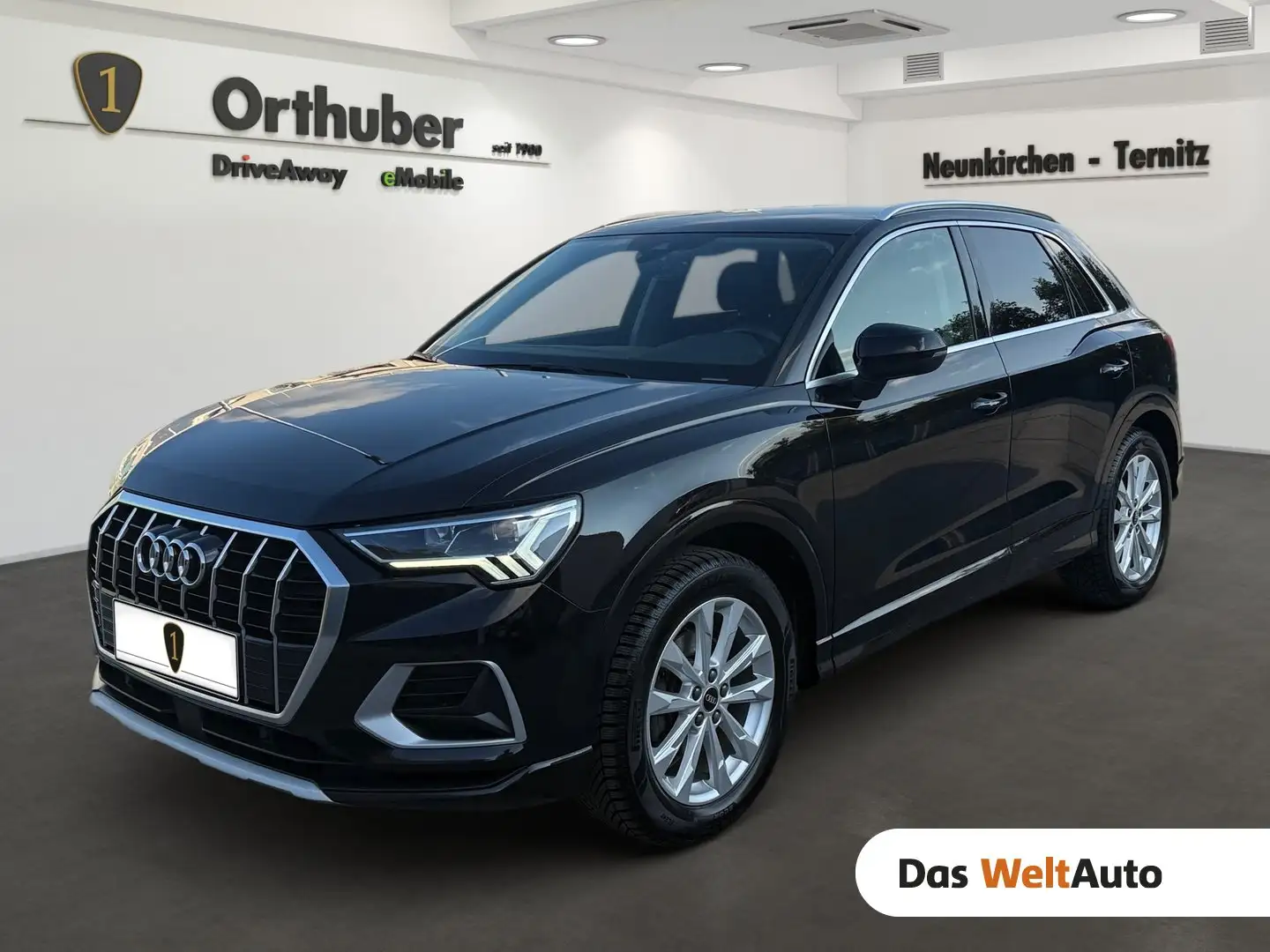 Audi Q3 35 TFSI advanced Schwarz - 1