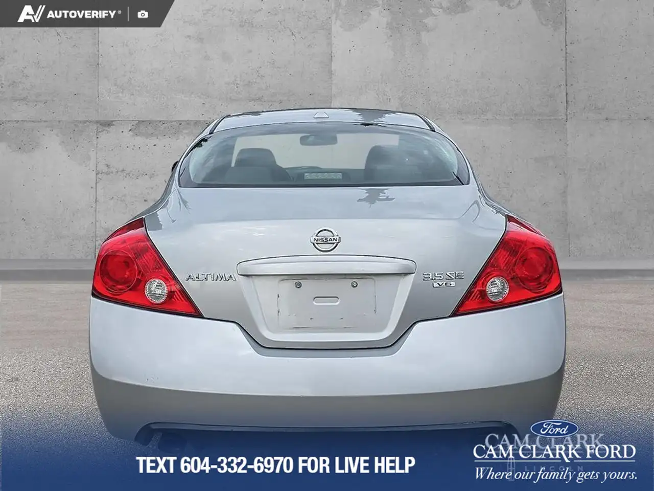 Nissan Altima снимка Nissan Altima