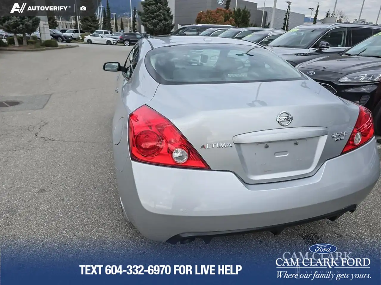 Nissan Altima снимка Nissan Altima