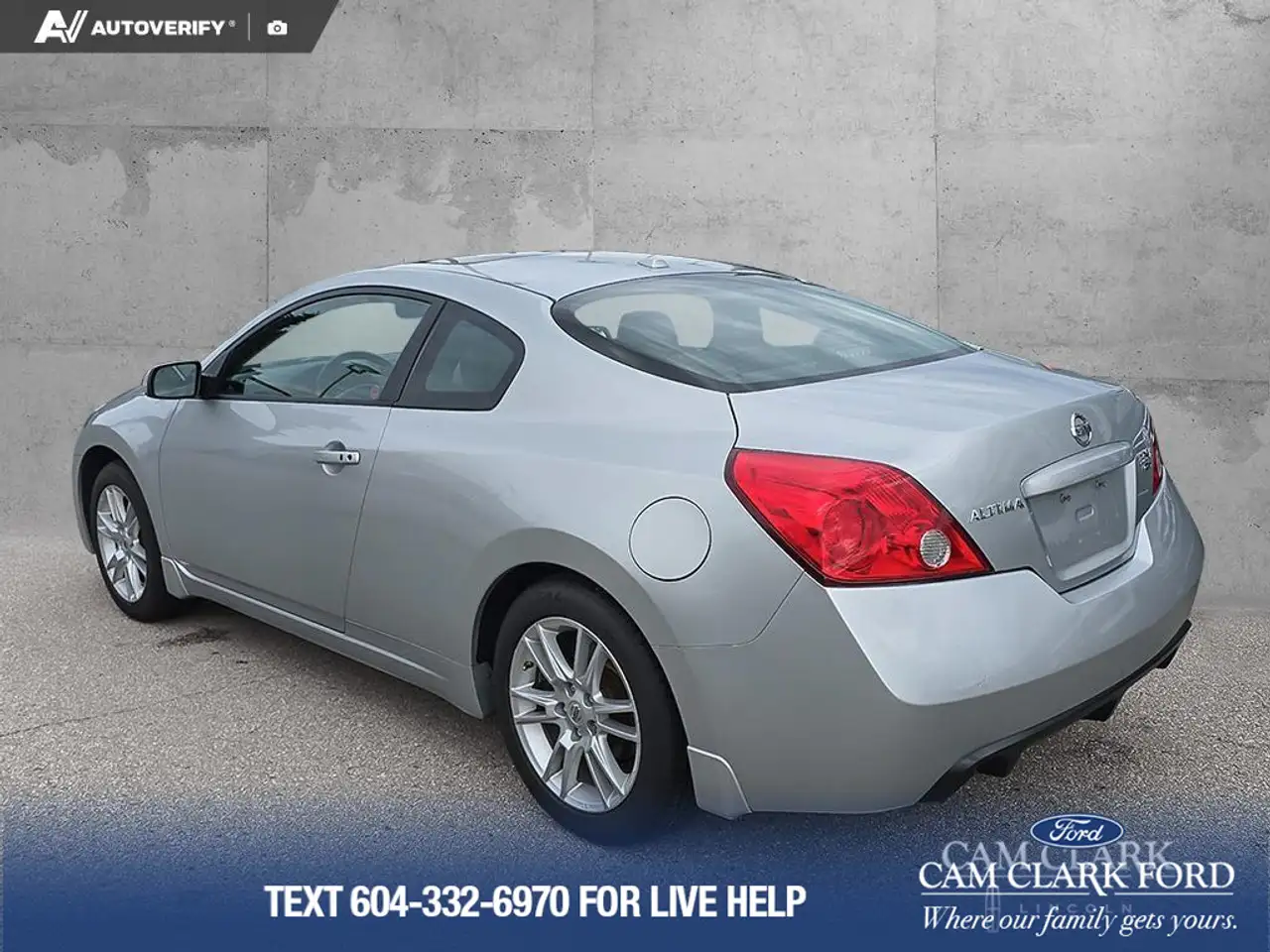 Nissan Altima снимка Nissan Altima