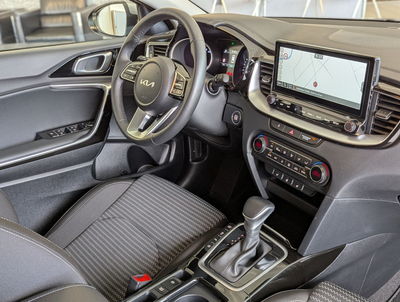 Kia Ceed SW / cee'd SW 1.5 Ultim Style-Pak JBL ACC 7J — photo 12