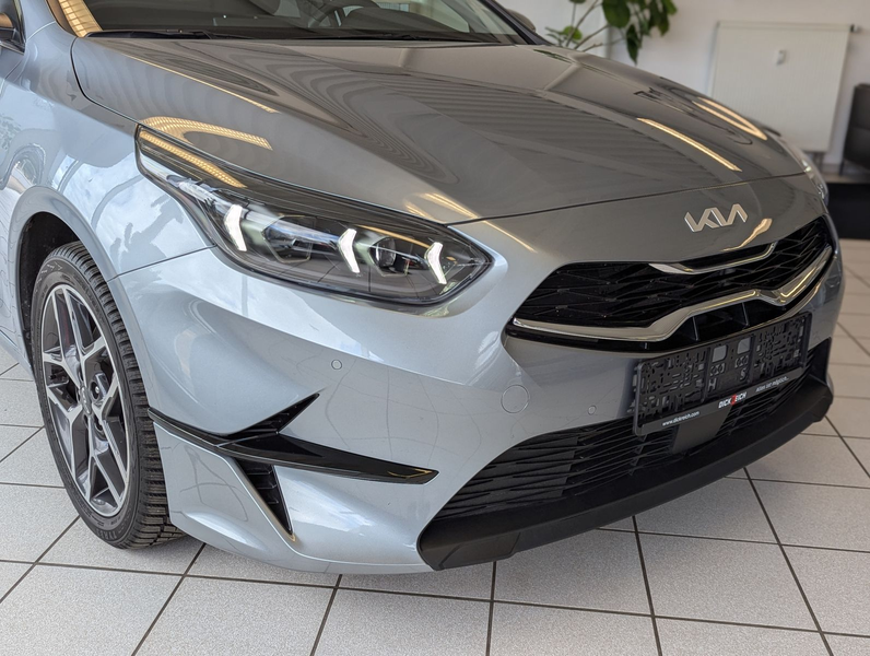 Kia Ceed SW / cee'd SW 1.5 Ultim Style-Pak JBL ACC 7J — photo 9