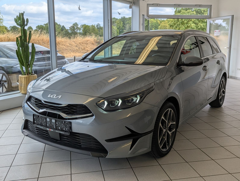 Kia Ceed SW / cee'd SW 1.5 Ultim Style-Pak JBL ACC 7J — photo 3