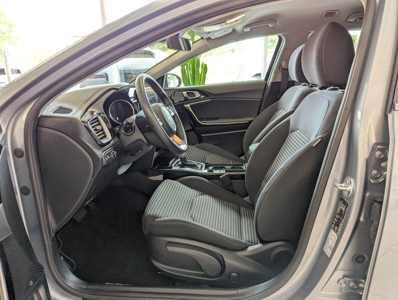 Kia Ceed SW / cee'd SW 1.5 Ultim Style-Pak JBL ACC 7J — photo 13