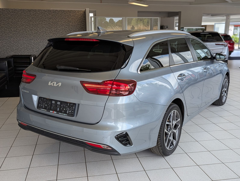 Kia Ceed SW / cee'd SW 1.5 Ultim Style-Pak JBL ACC 7J — photo 7