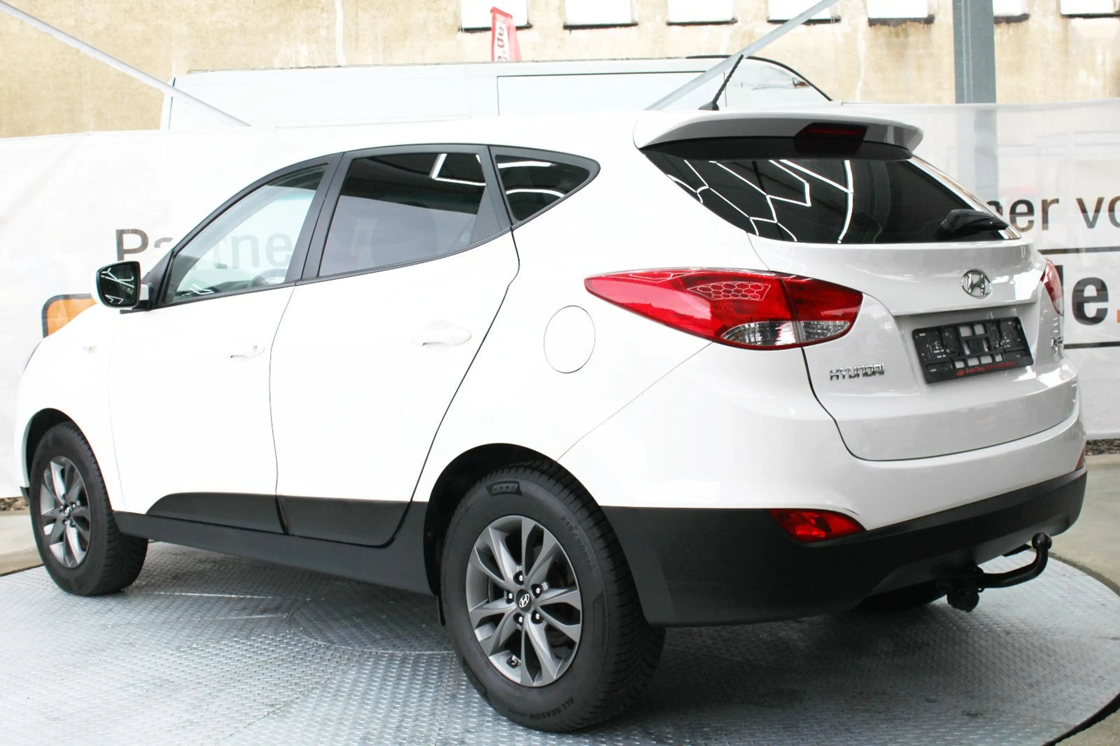 Hyundai iX35 *Inspektion Neu*CarPlay*AHK*LED*Allwetter* — photo 6