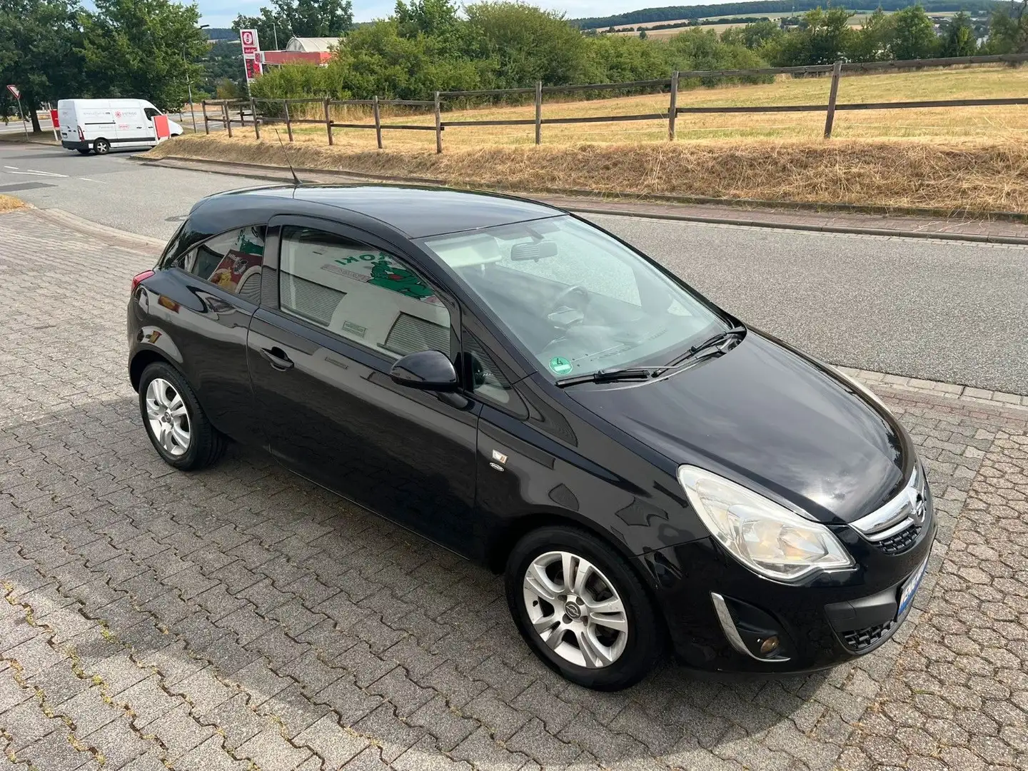 Opel Corsa D Satellite 1,4L 86Ps, KLIMA, TÜV NEU Schwarz - 2
