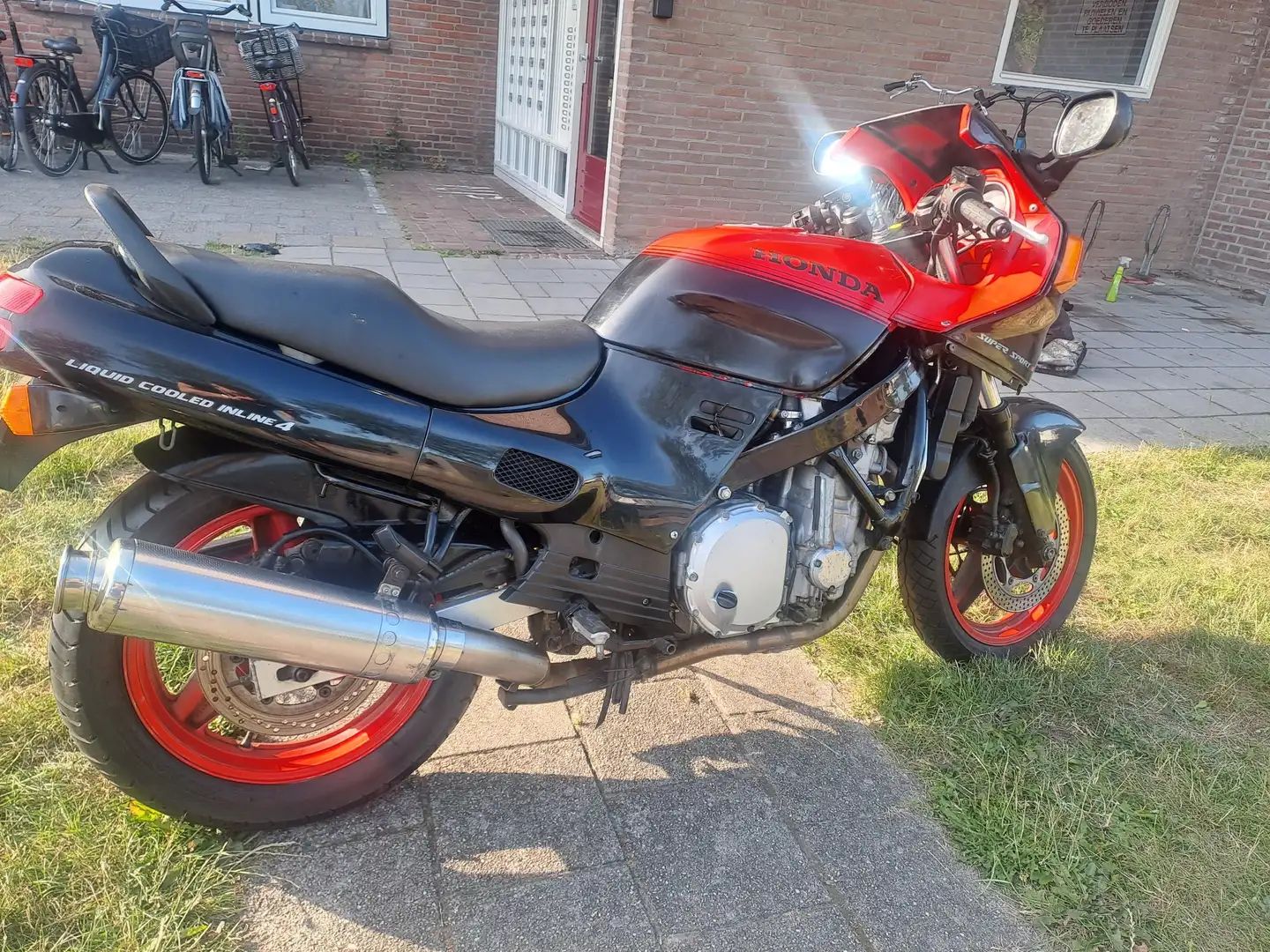 Honda CBR 1000 honda cbr1000f 1987 loopt goed rood/zwatre livery Rood - 2