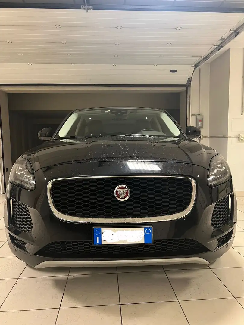 Jaguar E-Pace 2.0d i4 R-Dynamic awd 150cv auto my19 Nero - 2