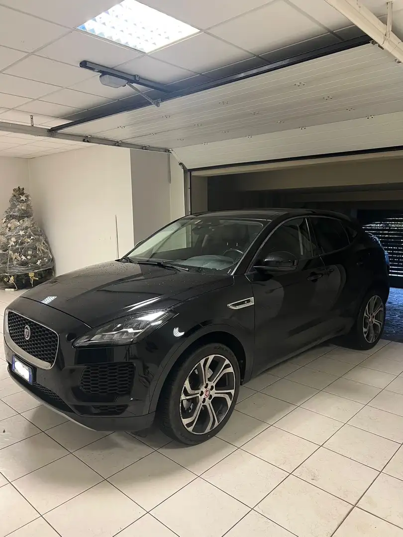 Jaguar E-Pace 2.0d i4 R-Dynamic awd 150cv auto my19 Nero - 1