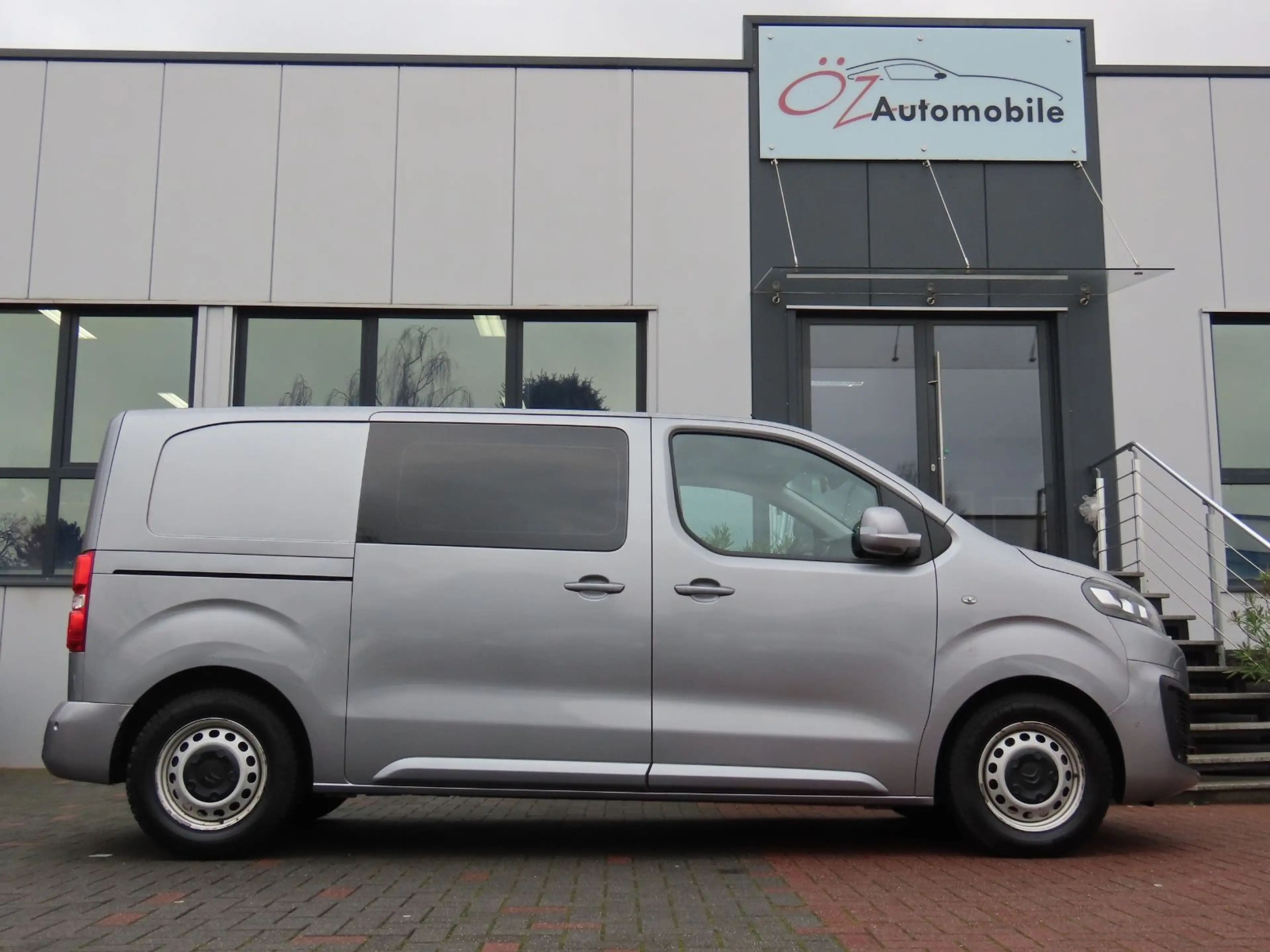Citroen Jumpy 2.0 Blue HDI Kasten Club M — photo 11