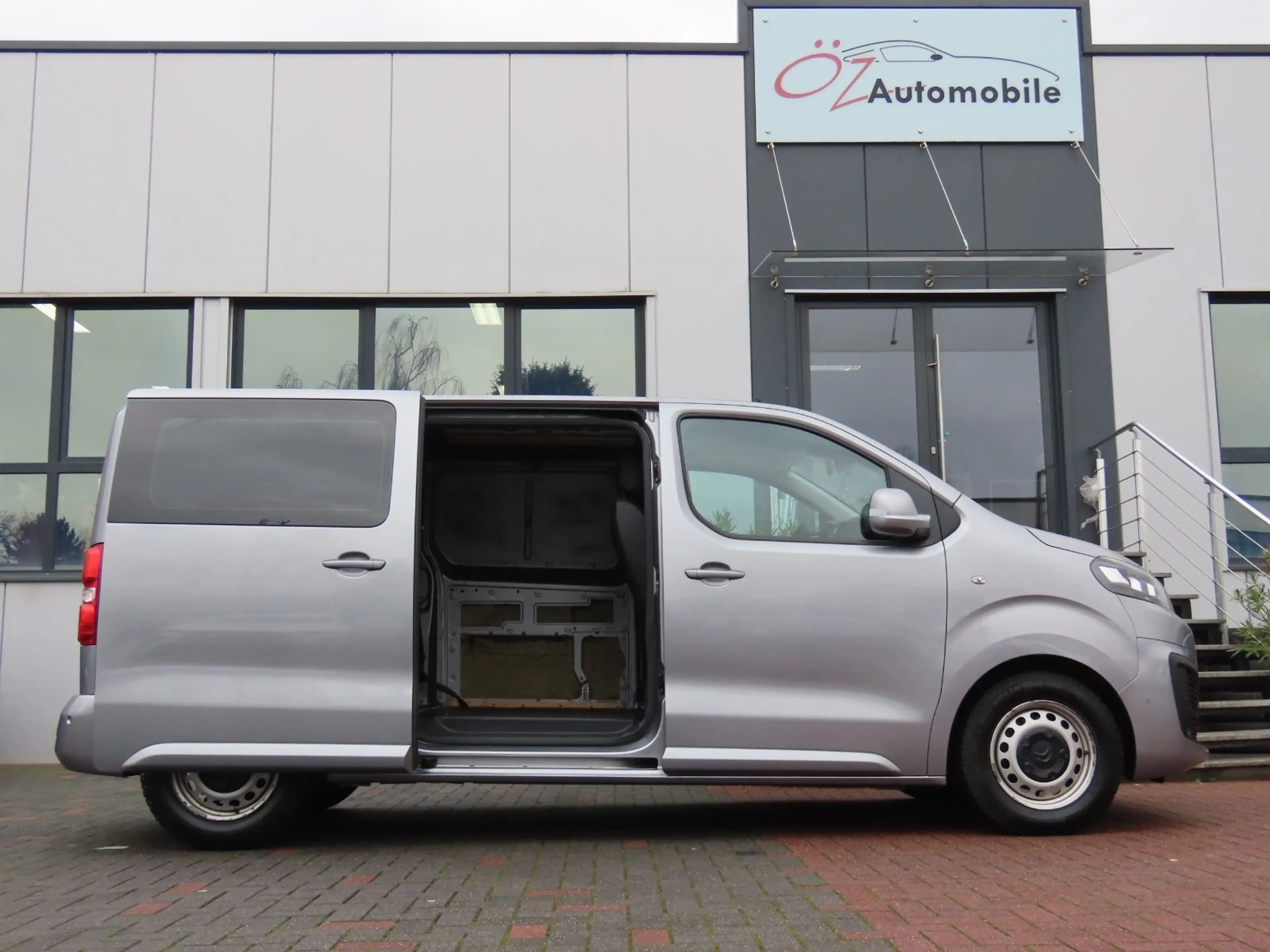 Citroen Jumpy 2.0 Blue HDI Kasten Club M — photo 12