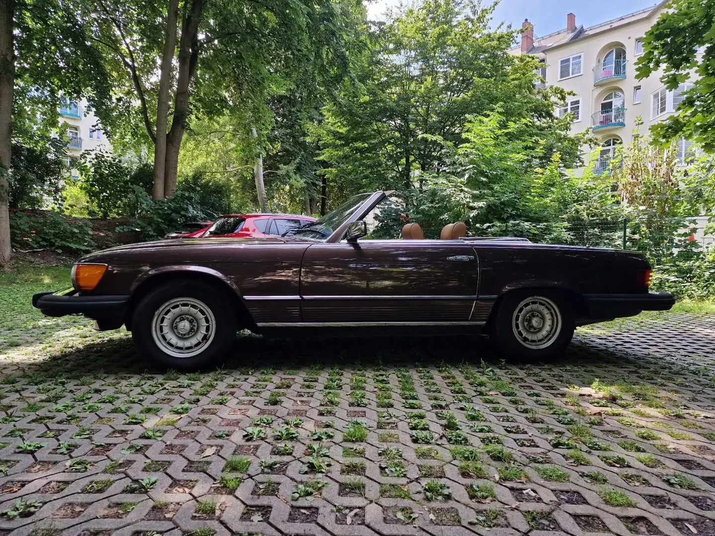 Mercedes-Benz SL 380 Braun - 2