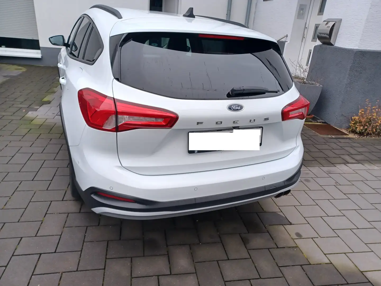 Ford Focus Focus Turnier Turnier 1.0 EcoBoost Start-Stopp-Sys Weiß - 2