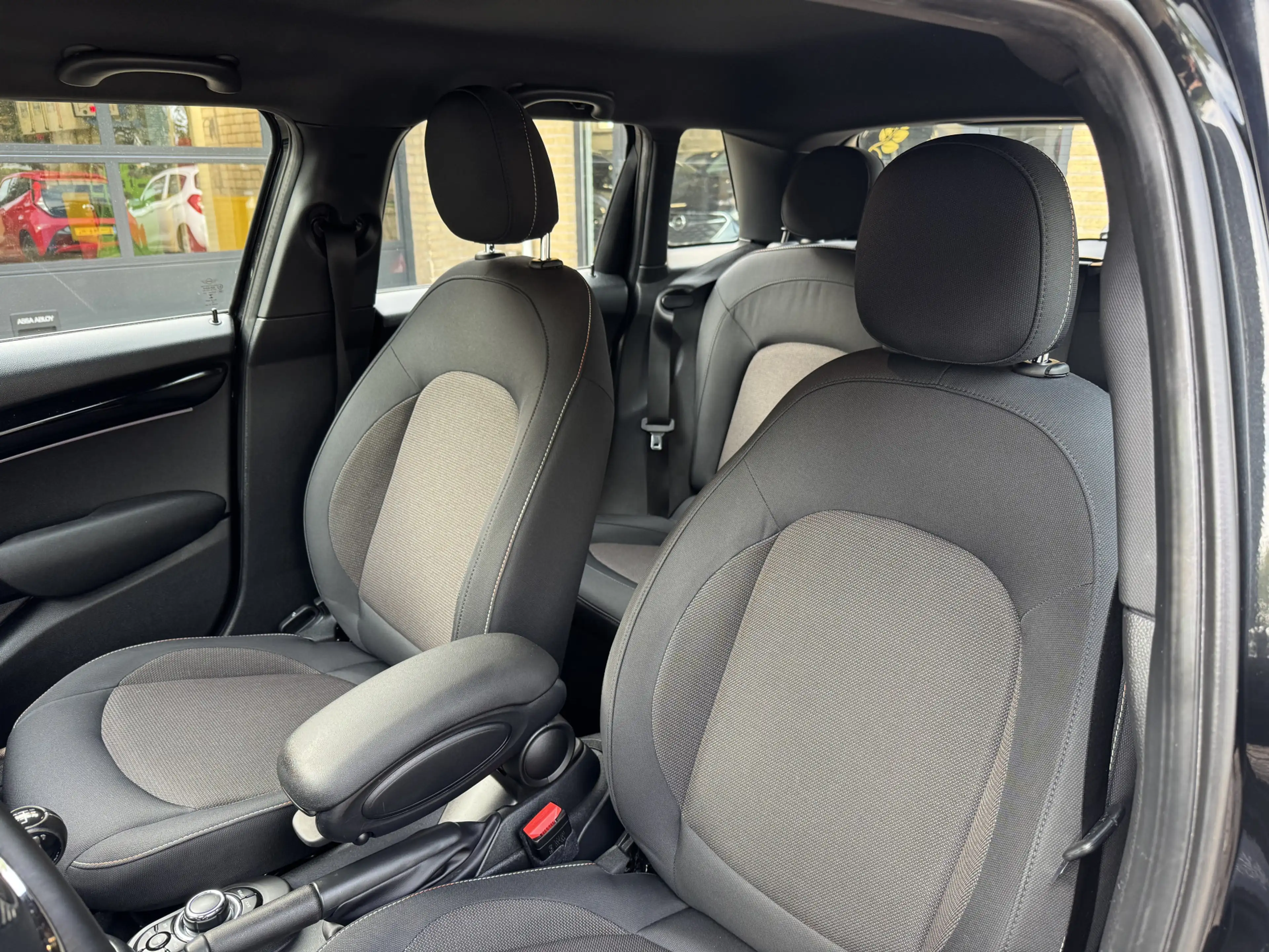 MINI One 5-Deurs 1.5 Climate Control Led Navi Carplay — photo 8