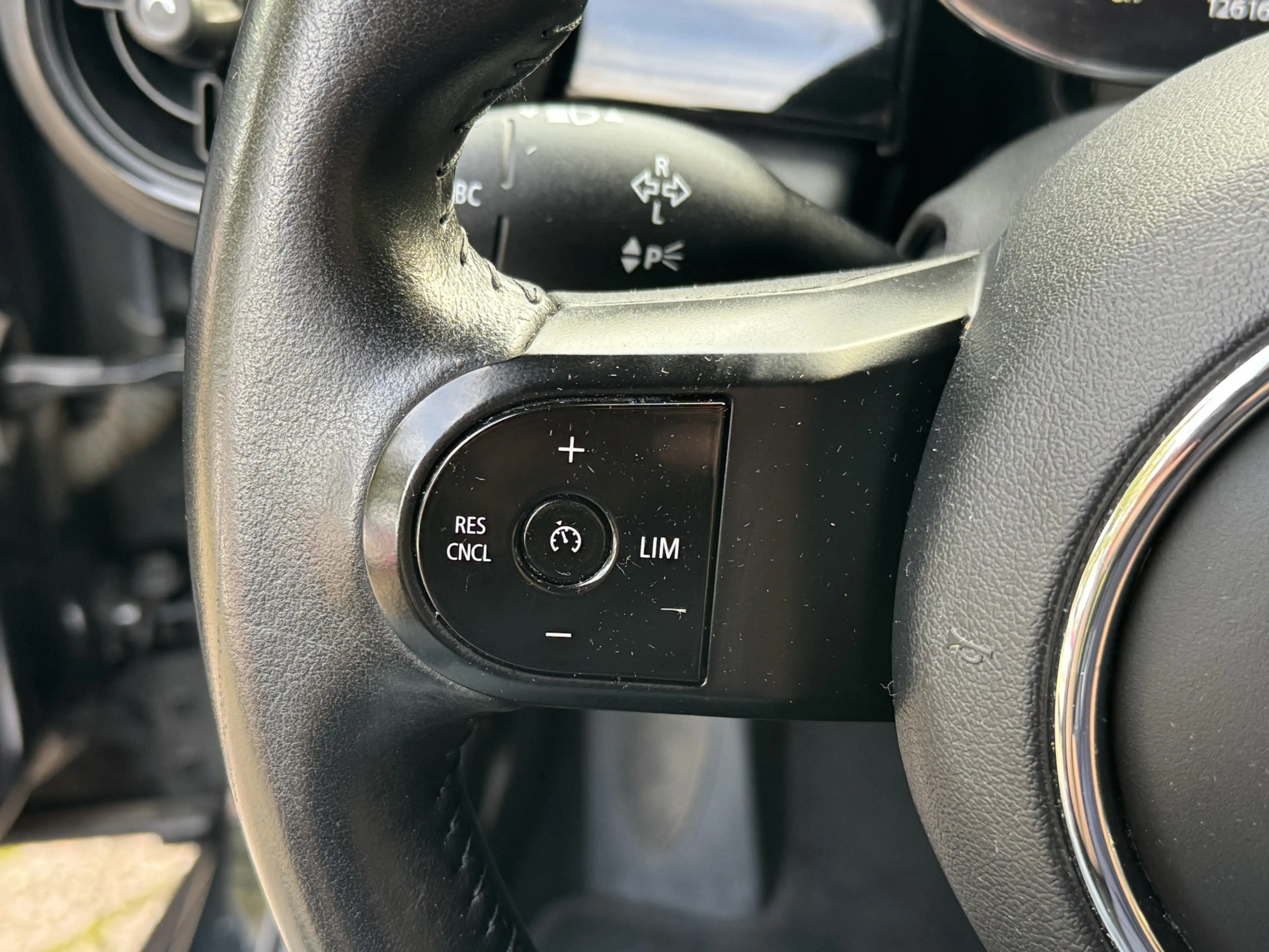MINI One 5-Deurs 1.5 Climate Control Led Navi Carplay — photo 11