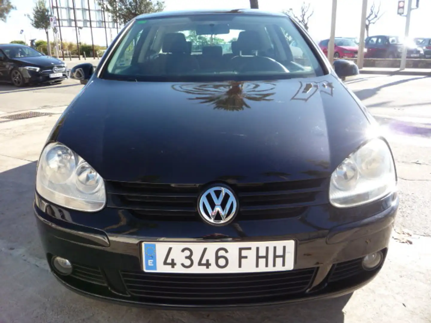 Volkswagen Golf 1.9TDI Conceptline Zwart - 2