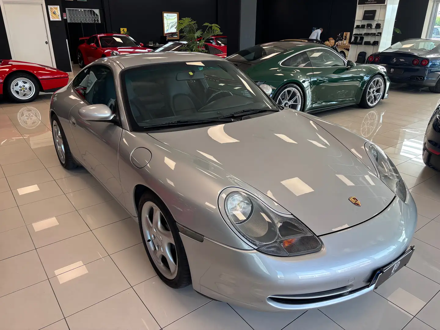 Porsche 996 911 - 996 CARRERA 4 Silber - 1