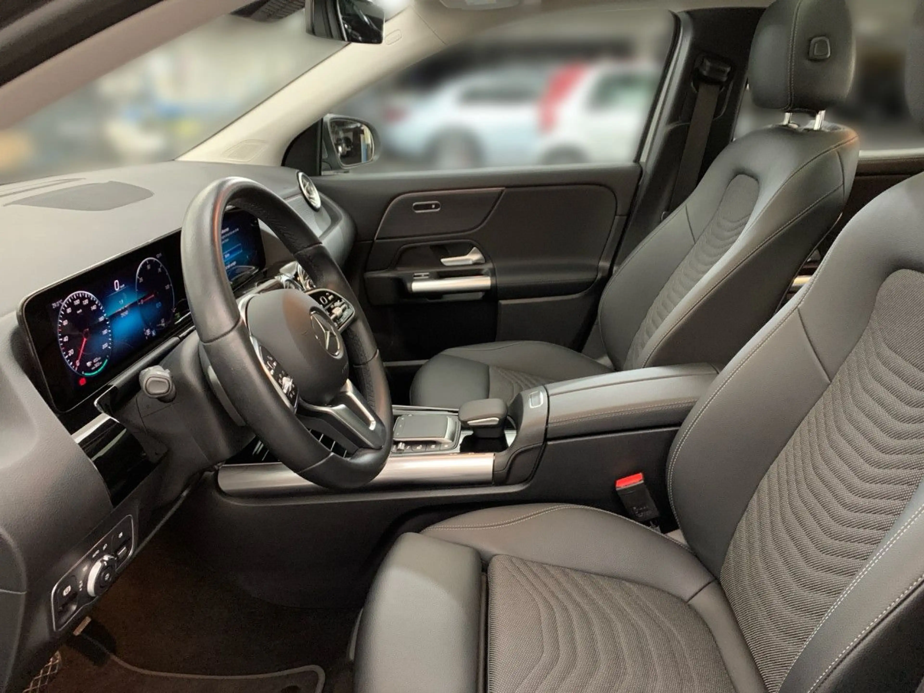 Mercedes-Benz EQA 250 Pano LED Kamera Laderaump Spurhalt-Ass PTS — photo 9