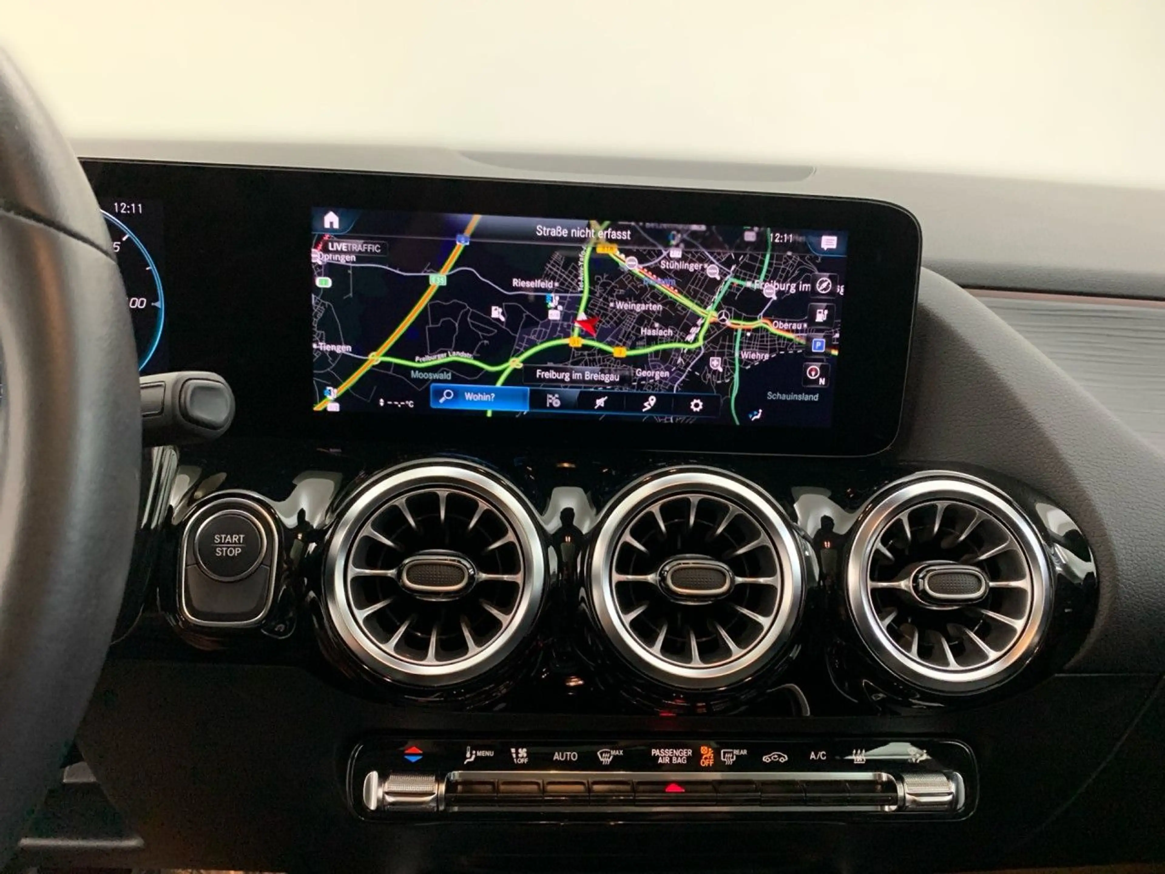 Mercedes-Benz EQA 250 Pano LED Kamera Laderaump Spurhalt-Ass PTS — photo 11