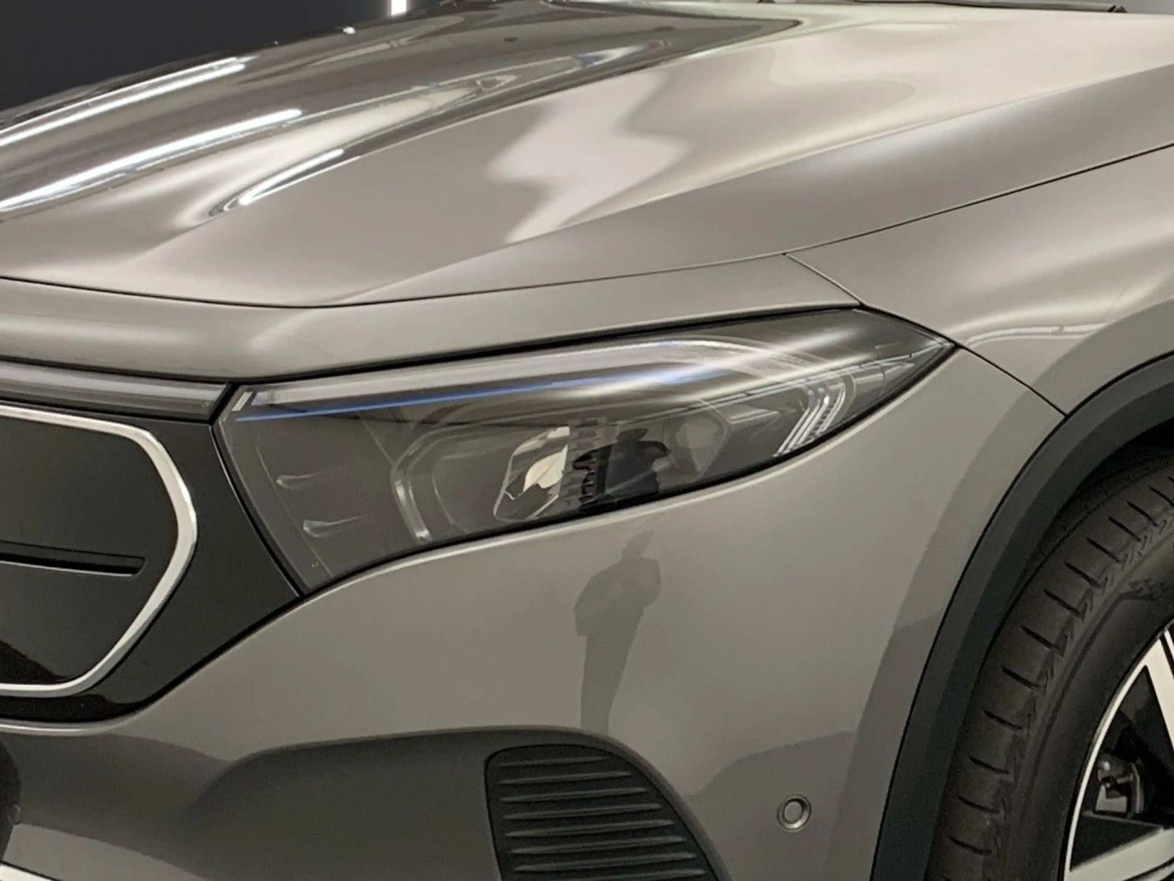 Mercedes-Benz EQA 250 Pano LED Kamera Laderaump Spurhalt-Ass PTS — photo 7