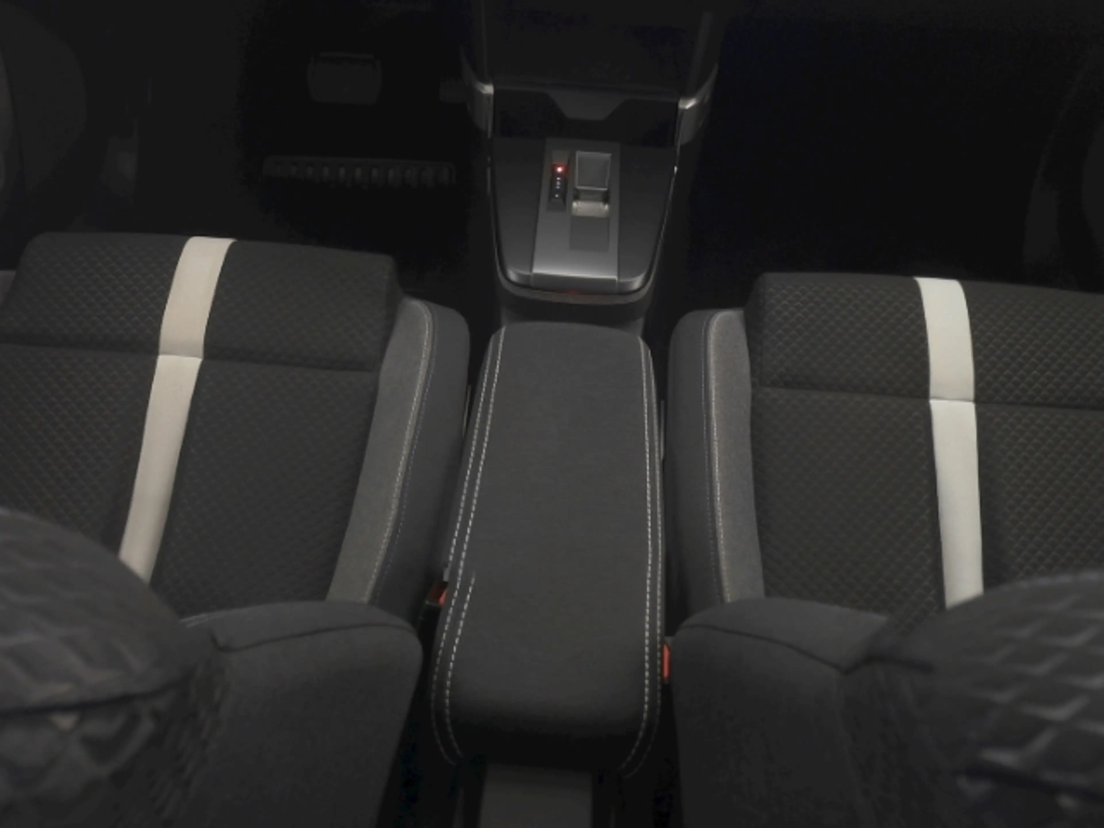 Opel Frontera C GS 44kWH AT+LED+NAVI+RÜCKFAHRKAMERA+SITZ-/LENKRA — photo 12