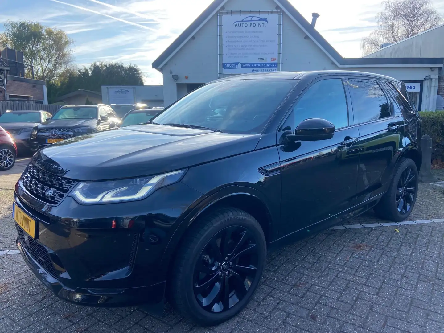 Land Rover Discovery Sport P300E 1.5 R-DYNAMIC 30230KM!/NAVI/CAMERA/MATRIX Zwart - 1