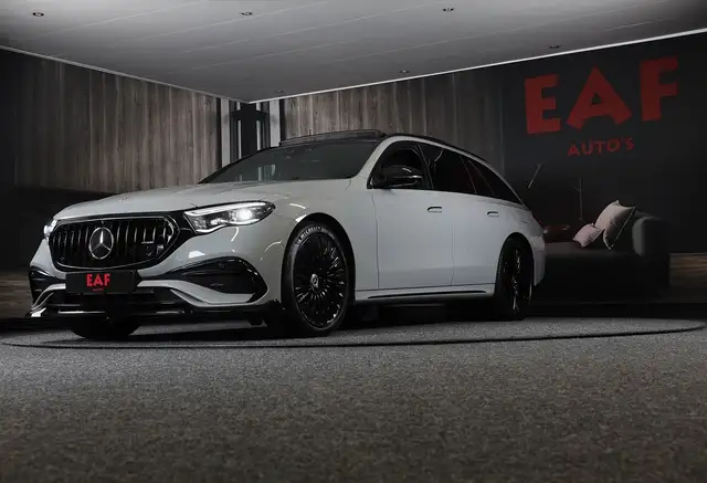 Mercedes-Benz E-Class view 4