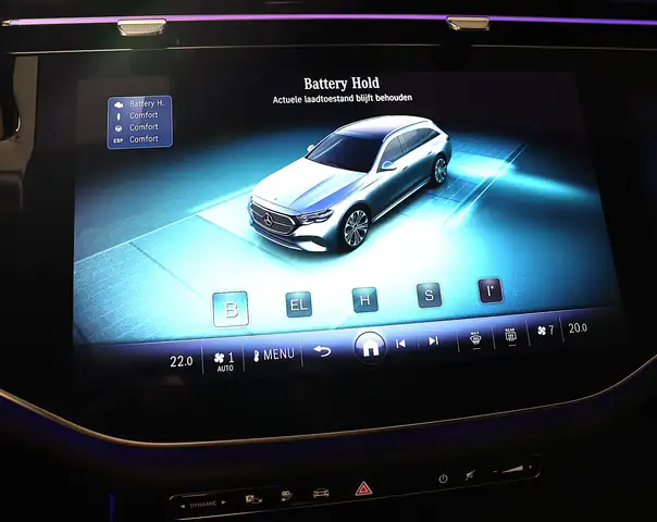 Mercedes-Benz E-Class view 28