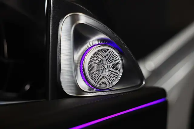Mercedes-Benz E-Class view 21