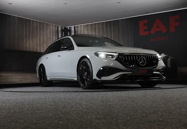 Mercedes-Benz E-Class view 5