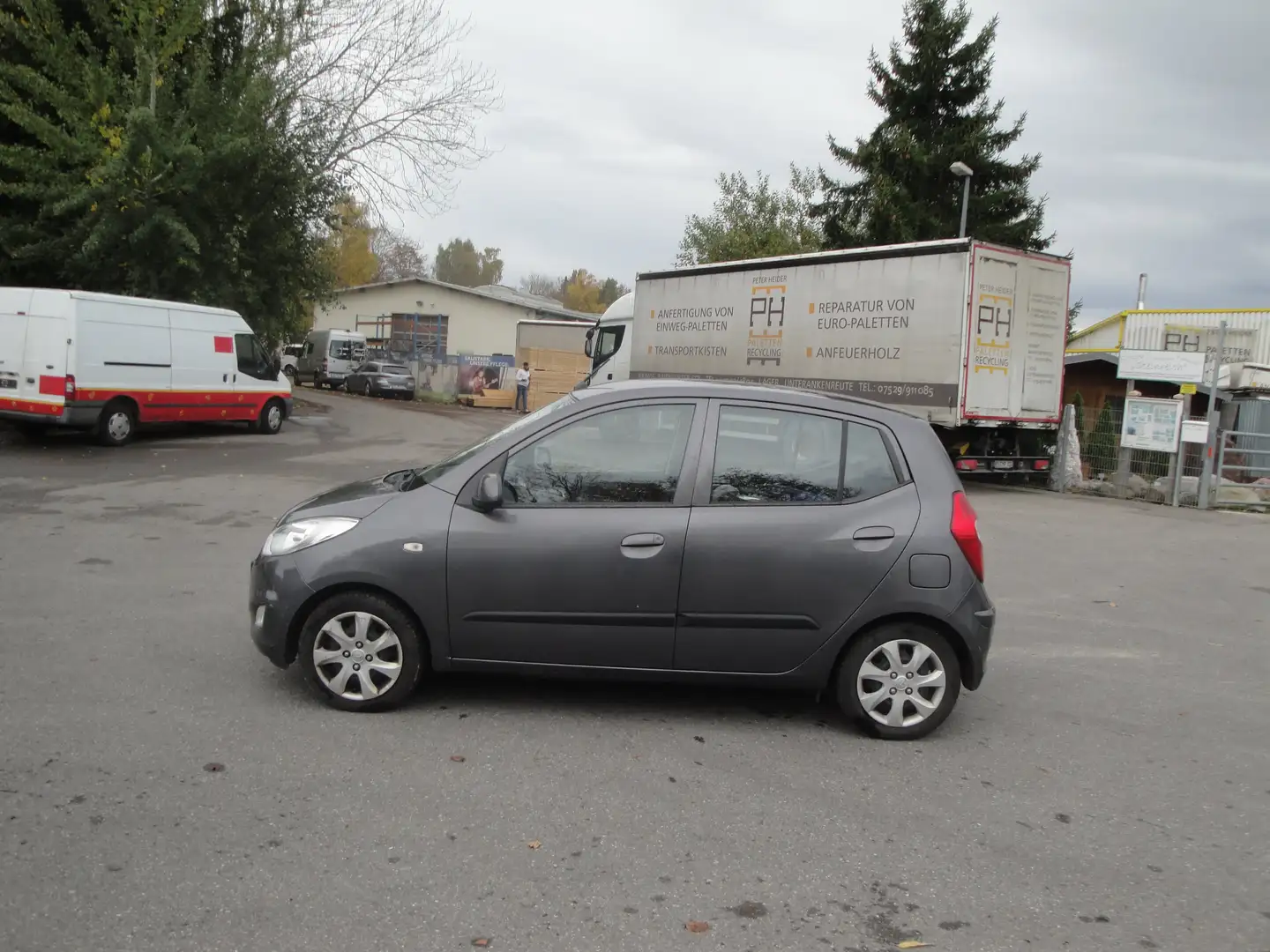 Hyundai i10 Grau - 2
