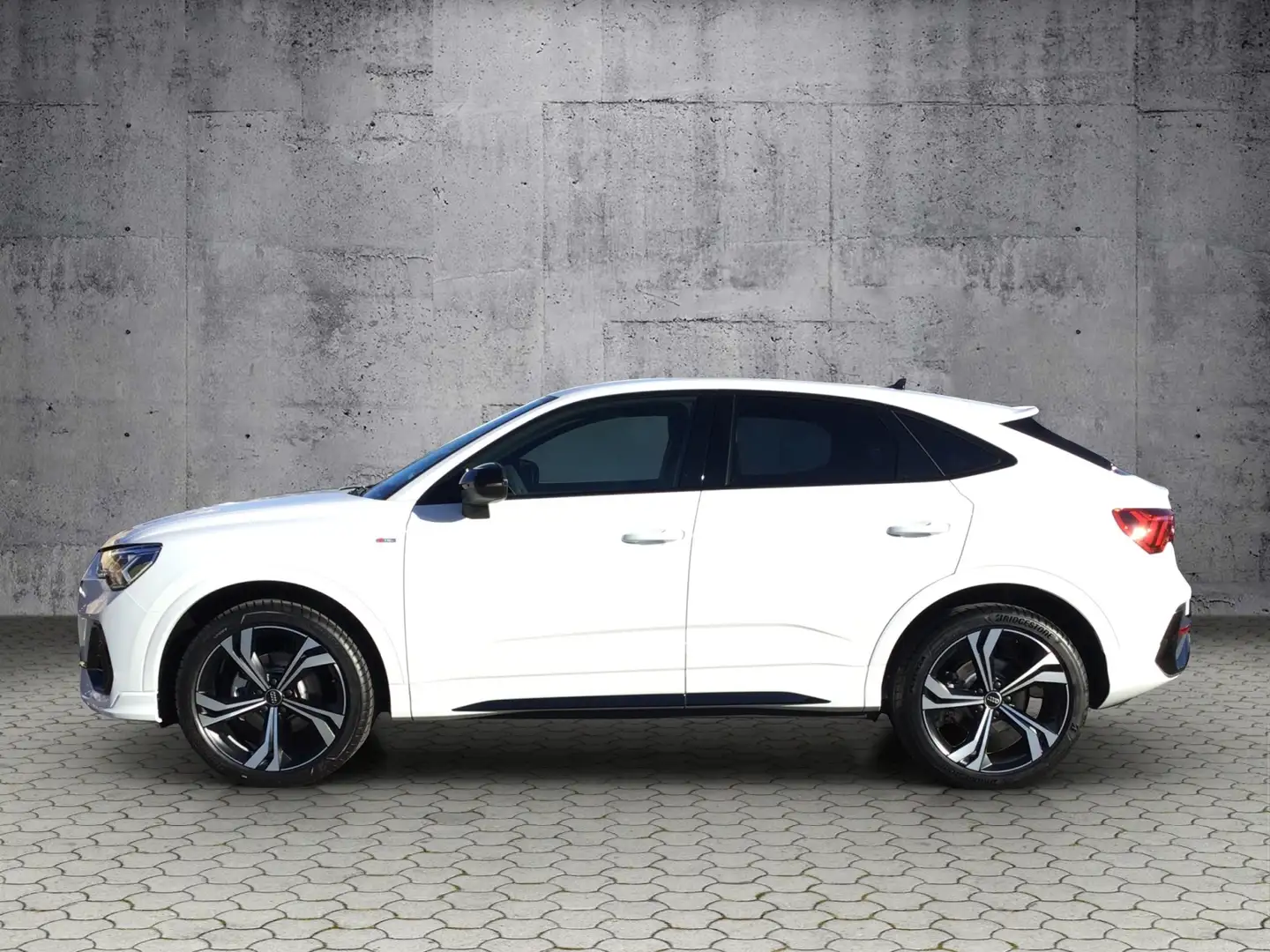 Audi Q3 Sportback S line 35 TFSI S tronic Weiß - 2