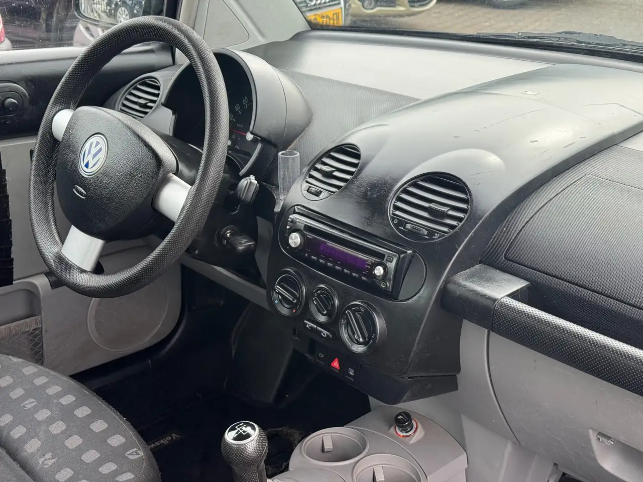 Volkswagen New Beetle 1.6 | APK 10-04-2027 | Airco | Elektrische ramen |, foto 11