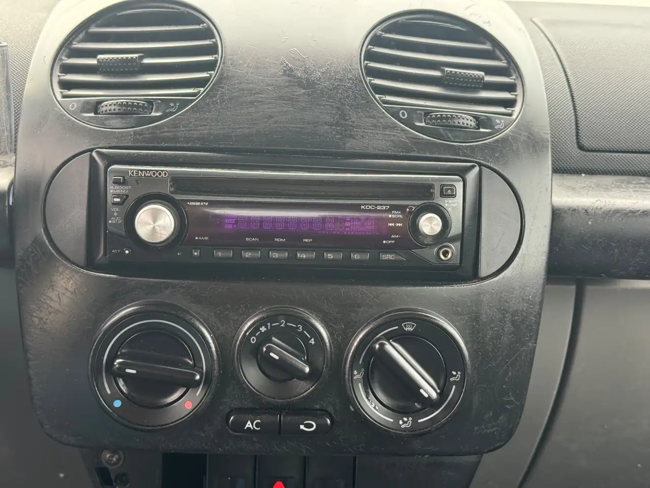 Volkswagen New Beetle 1.6 | APK 10-04-2027 | Airco | Elektrische ramen |, foto 10
