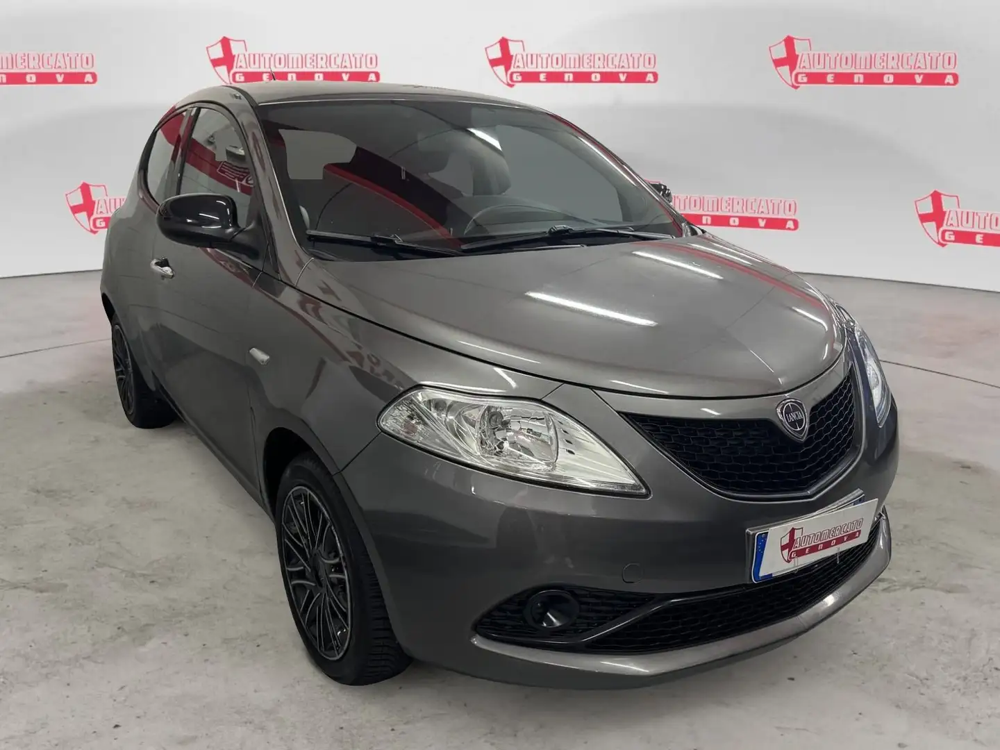 Lancia Ypsilon Ypsilon 1.2 69 CV 5 porte Gold Grigio - 2