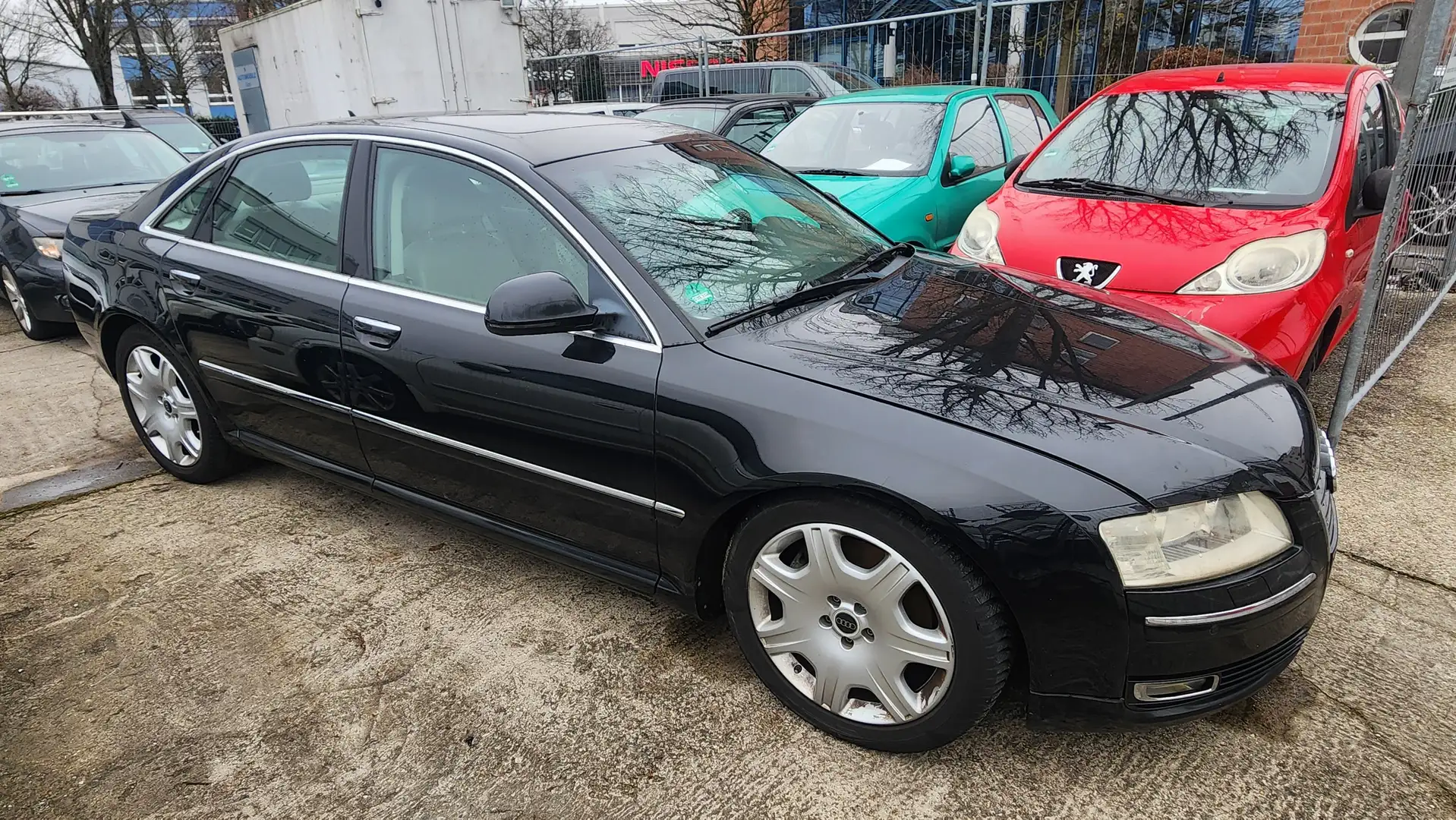 Audi A8 4.2 TDI DPF quattro Voll Schwarz - 1