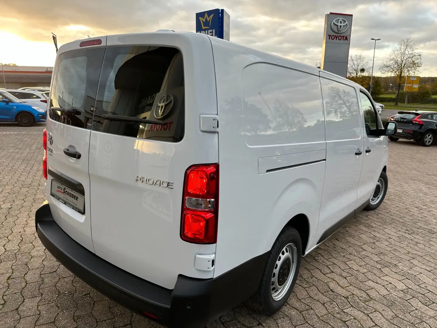 Toyota Proace 2.0 L2 Meister **PDC HINTEN** White - 2