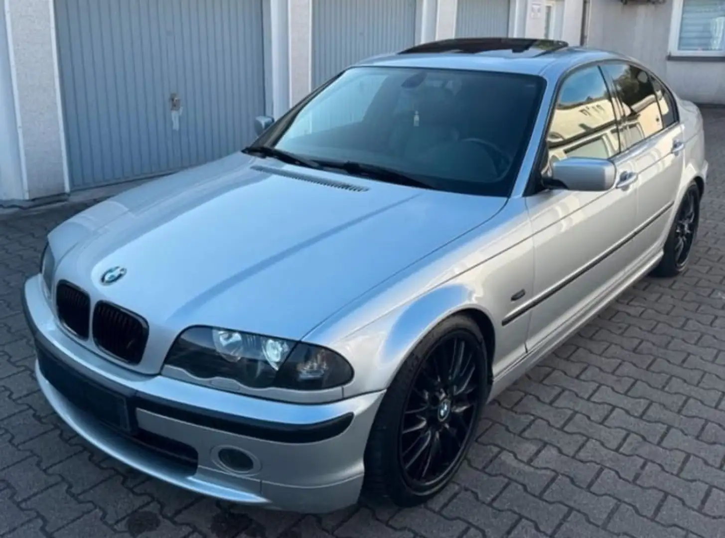 BMW 325 E46 M Paket - Leder - Navi - Klimatronik - El Gssd - 1