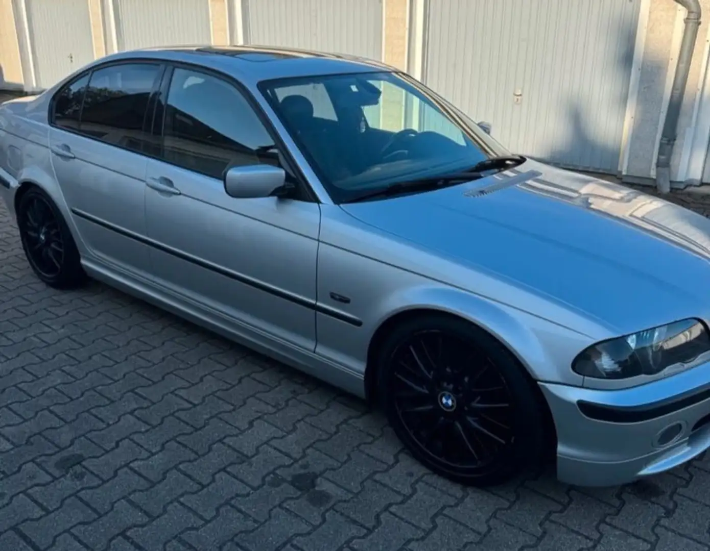 BMW 325 E46 M Paket - Leder - Navi - Klimatronik - El Gssd - 2