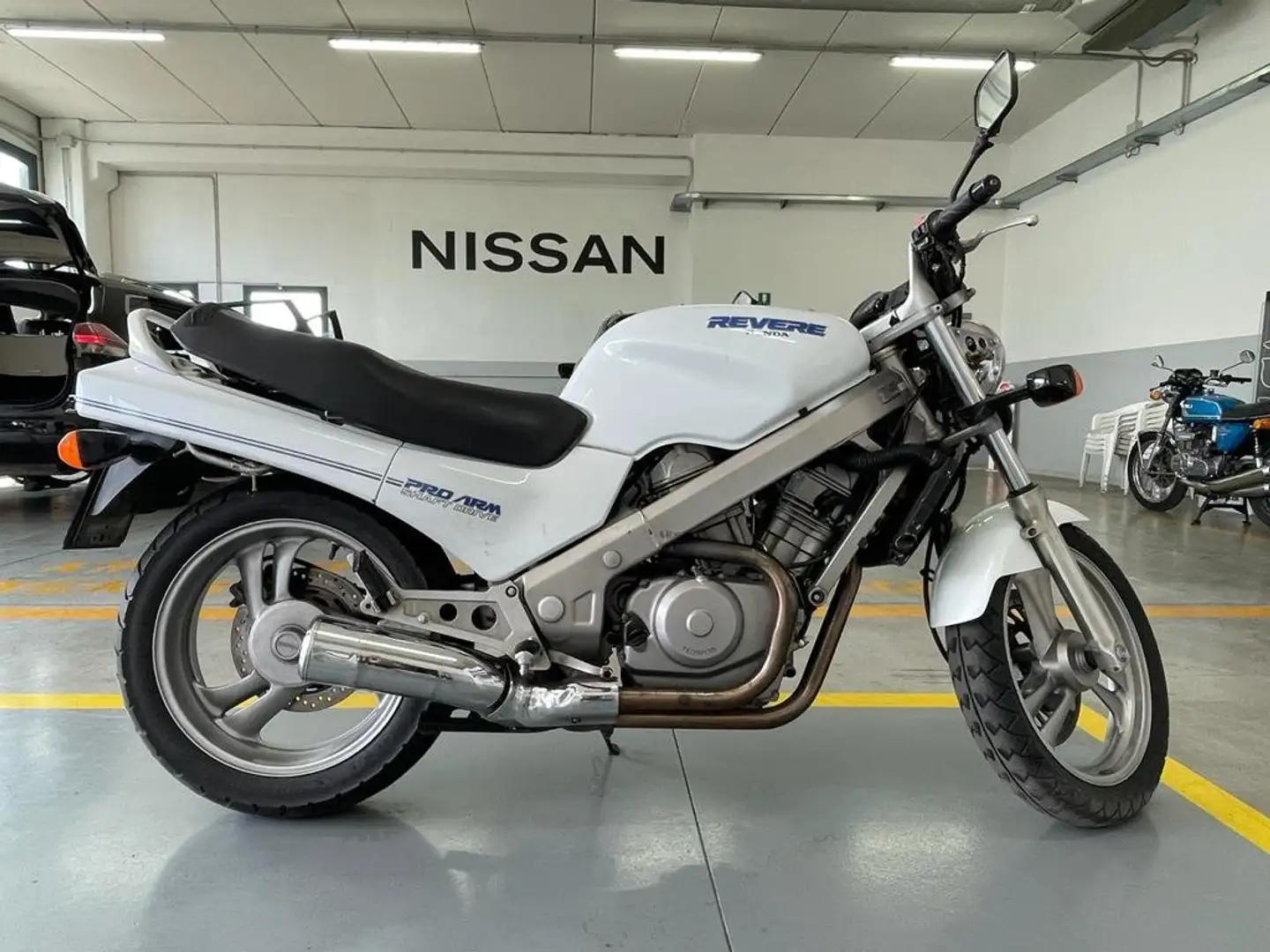 Honda NTV 650 REVERE White - 2