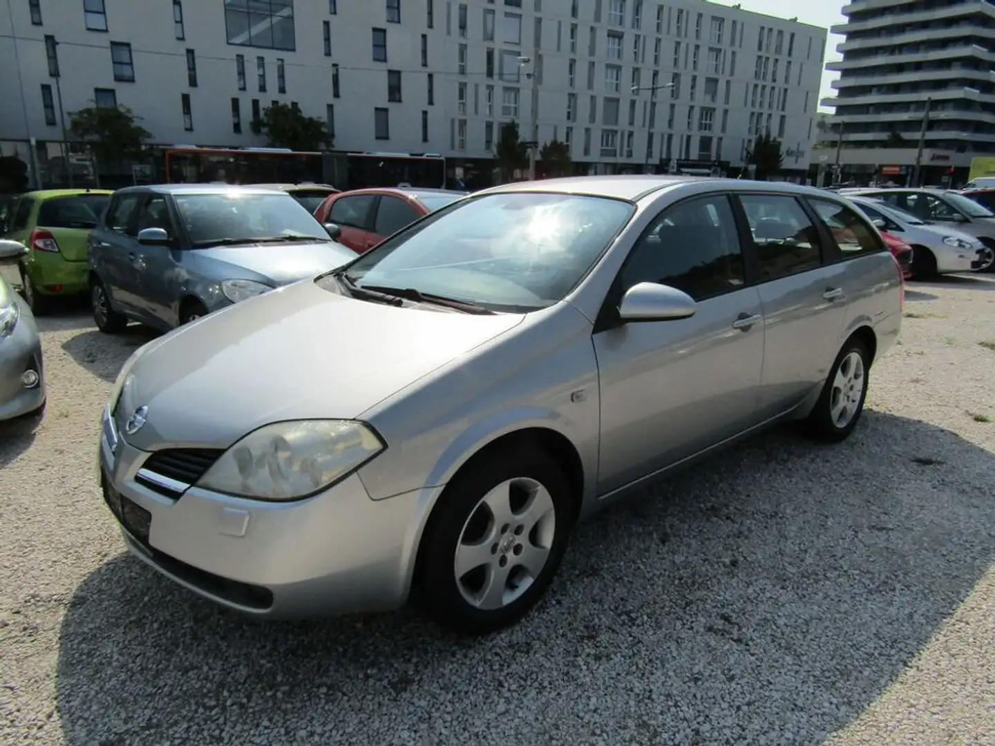 Nissan Primera Visia Silber - 1