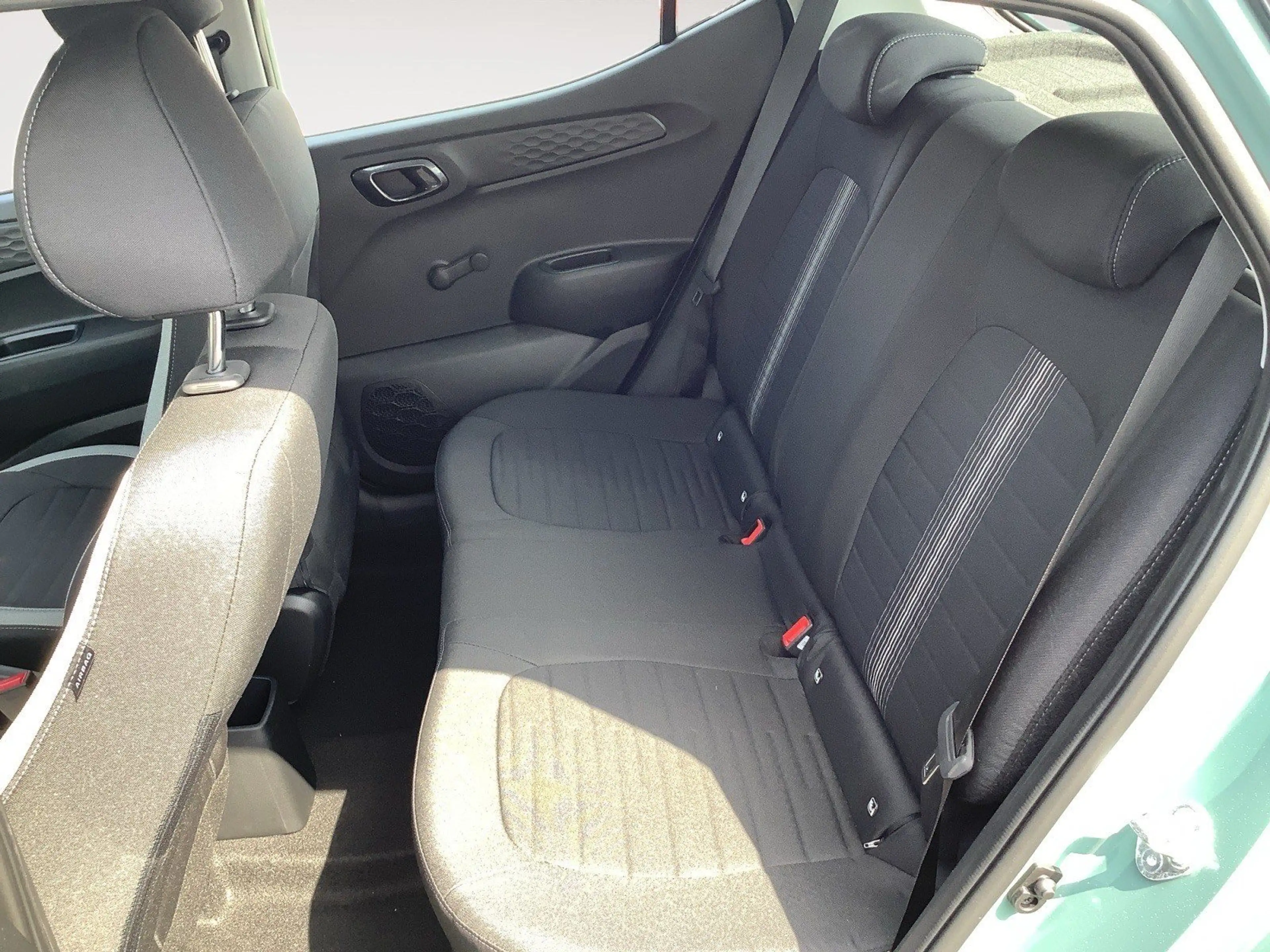Hyundai i10 1.0 -NAVI-CARPLAY-KAMERA-PDC- — photo 13